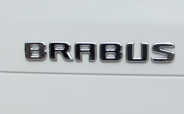 BRABUS ﾗｲﾝｽﾎﾟｰﾂ 4x4 ﾛﾝｸﾞ 8人乗