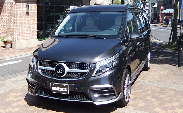 BRABUS V300D MarcoPolo D30 ﾛﾝｸﾞ ｷｬﾝﾋﾟﾝｸﾞｶｰ 4人乗 