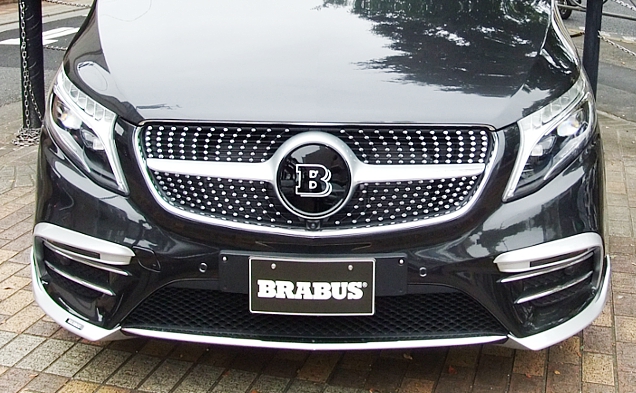 BRABUS ﾏﾙｺﾎﾟｰﾛ D30 4x4 ﾛﾝｸﾞ ｷｬﾝﾋﾟﾝｸﾞｶｰ 5人乗