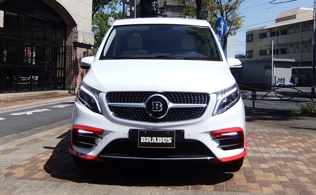 BRABUS ﾏﾙｺﾎﾟｰﾛ D30 4x4 ﾛﾝｸﾞ ｷｬﾝﾋﾟﾝｸﾞｶｰ 4人乗